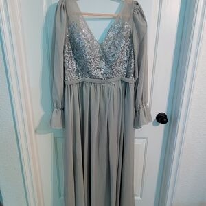 Gray Maxi Dress with Lace Detail And Long Sleeves